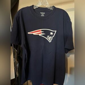 Men’s Large  New England Patriots T